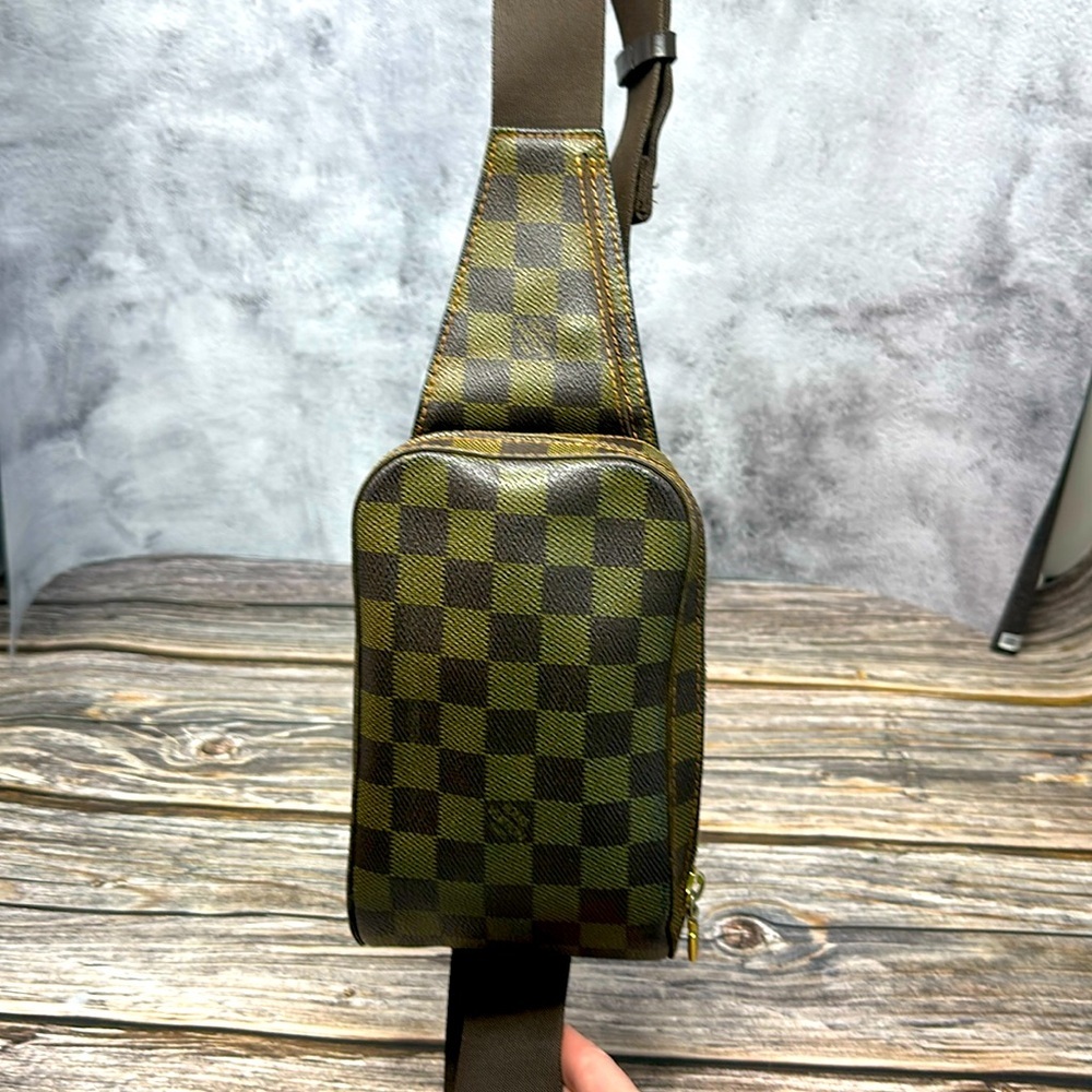 Louis Vuitton Damier Ebene Geronimos Bumbag Sling GUC - Picture 1 of 11